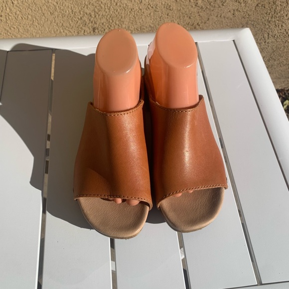 Dansko tan leather clogs slip on size 41 - Picture 2 of 12